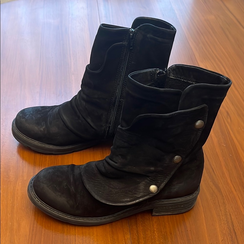 Bueno Black Women's Combat Moto Boots